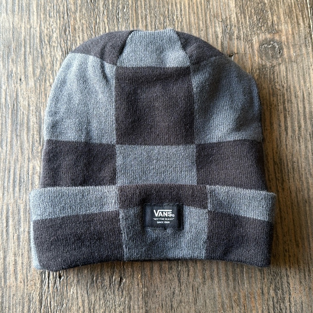 Vans “MN MTW CUFF” beanie. Black and Gray checkered. NWT